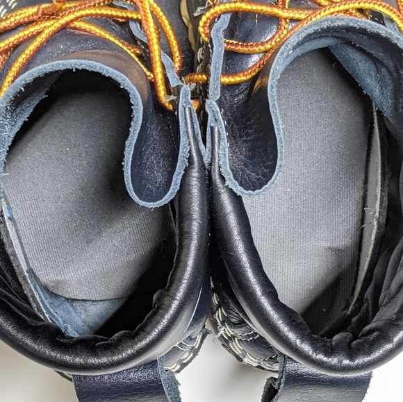 L.L. Bean 6" Bean Boots, Navy | Size 6 / 7 - Picture 5 of 7